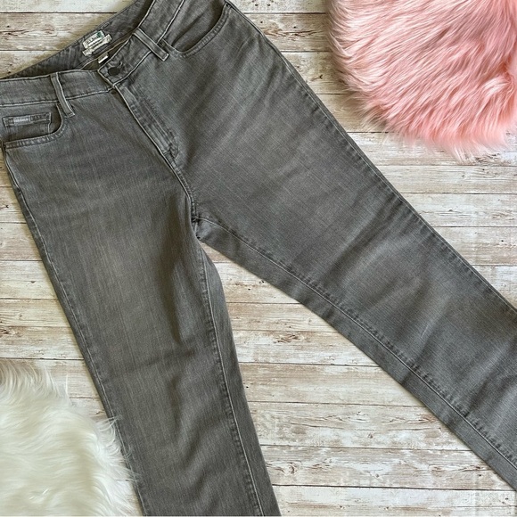 L.L. Bean Women’s 1912 Jeans | Classic Fit | Gray Wash | size 8 - Picture 1 of 13